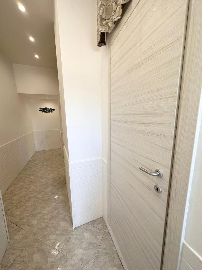 Airport Seaview Rooms Napoli Eksteriør billede